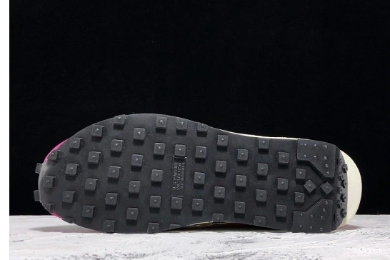 Nike BV0073-301 Waffle Pine Sacai  Green LD 0105